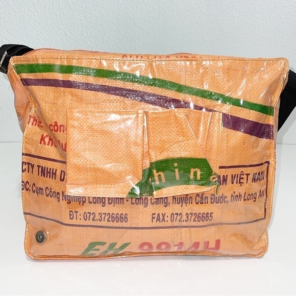 Elephant Emporium Recycled Deluxe Extra Large Messenger Bag - Picture 7 of 15